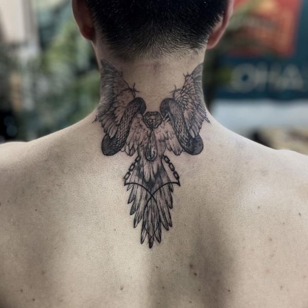 Tattoo sau gáy nam chất