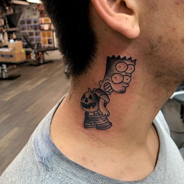 Tattoo simpson ở cổ