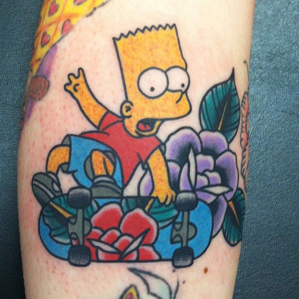 Tattoo simpson siêu đẹp ở chân