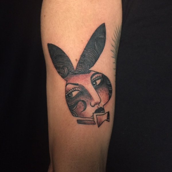 Hình xăm thỏ playboy đẹp