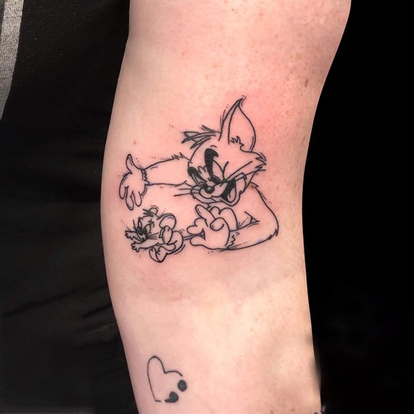 Tattoo tom and jerry bắp tay đẹp