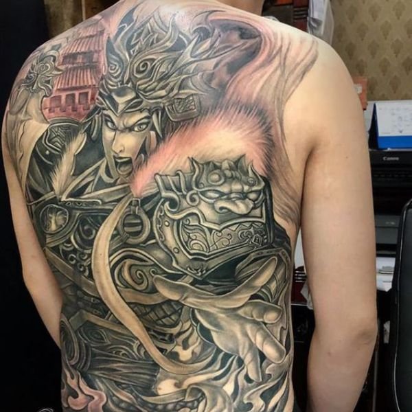 Tattoo triệu vân bít lưng