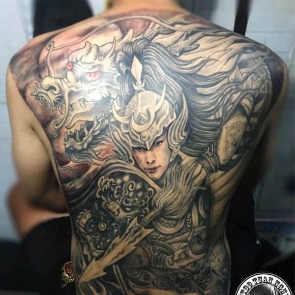 Tattoo triệu vân cầm cay giáo