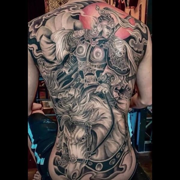 Tattoo triệu vân cưỡi ngựa có ý nghĩa gì