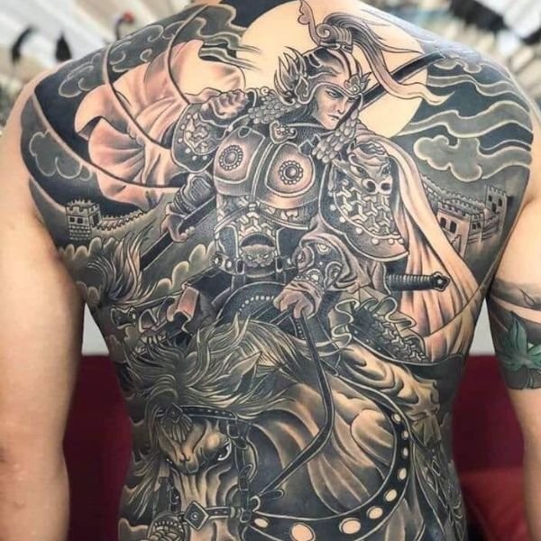 Tattoo triệu vân hợp với tuổi nào