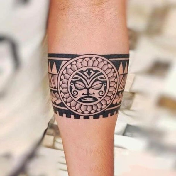 Tattoo vòng tay nhật cổ nữ