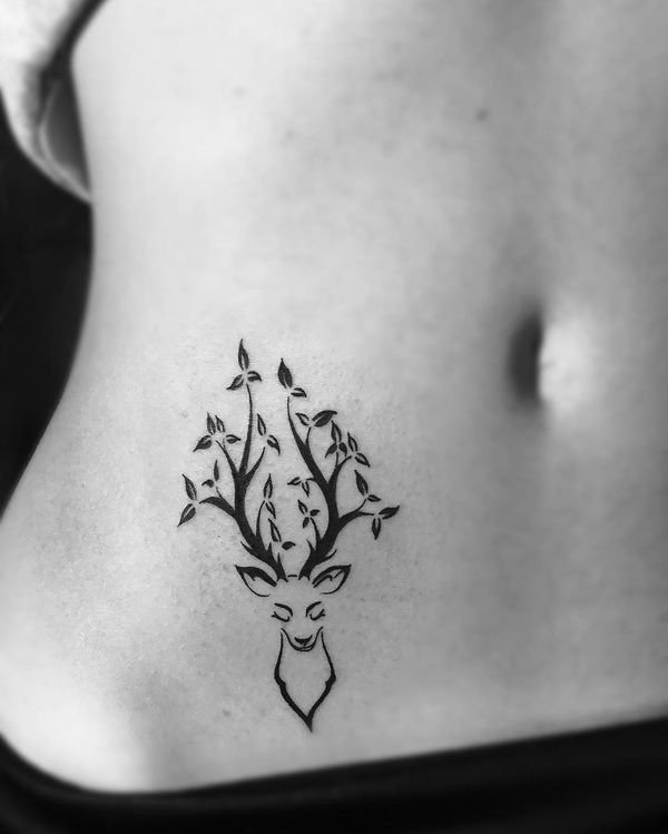 gợi cảm với mẫu tattoo hươu cho chị khách