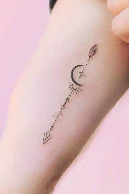 mẫu tattoo thể hiện sự kiên cường cho nữ