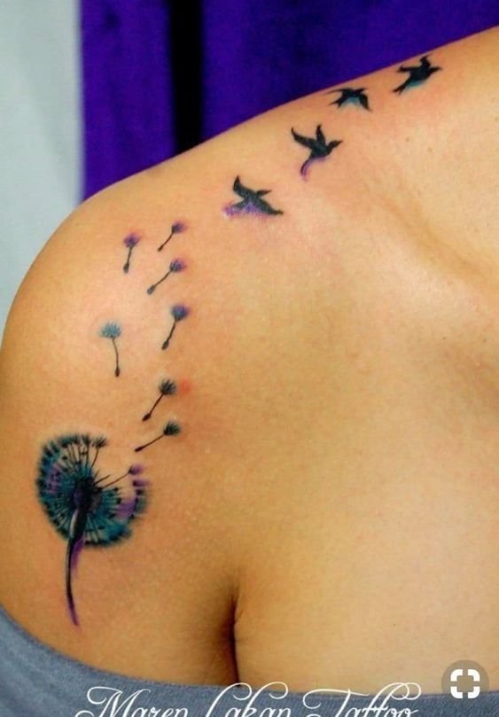 tattoo bồ công anh mini ở trước vai