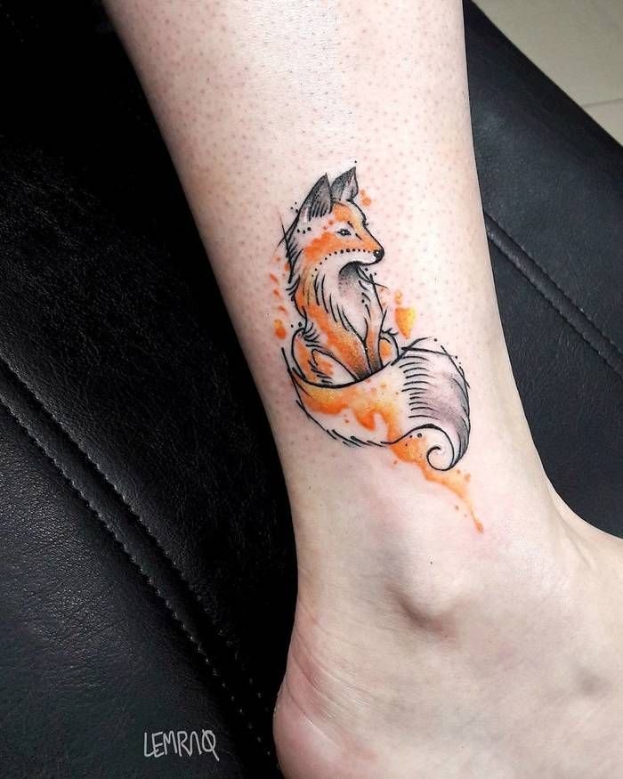 Mẫu tattoo cáo trên cổ chân đầy hút mắt