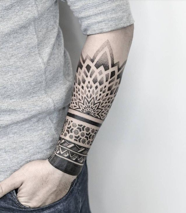 không thể rời mắt với mẫu tattoo cẳng tay