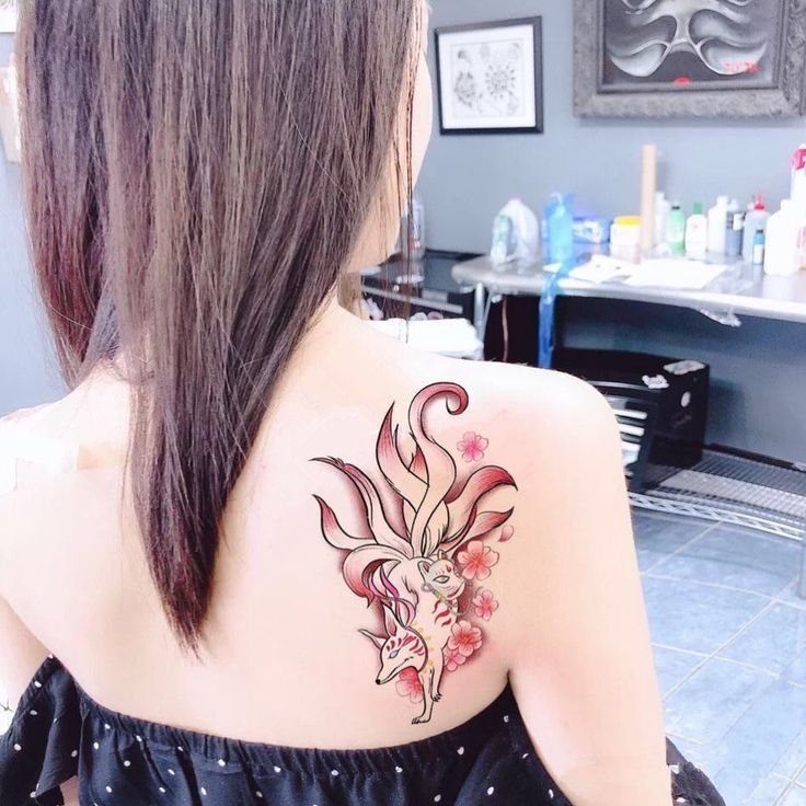 Tattoo cáo chín đuôi sau bả vai độc đáo