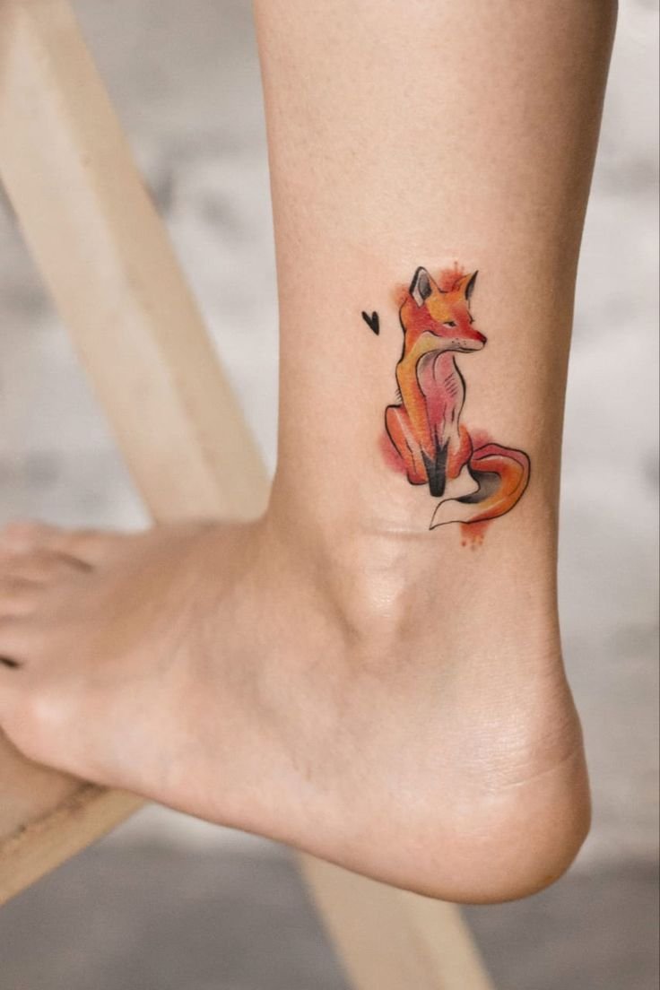 Xăm mẫu tattoo con cáo trên cổ chân