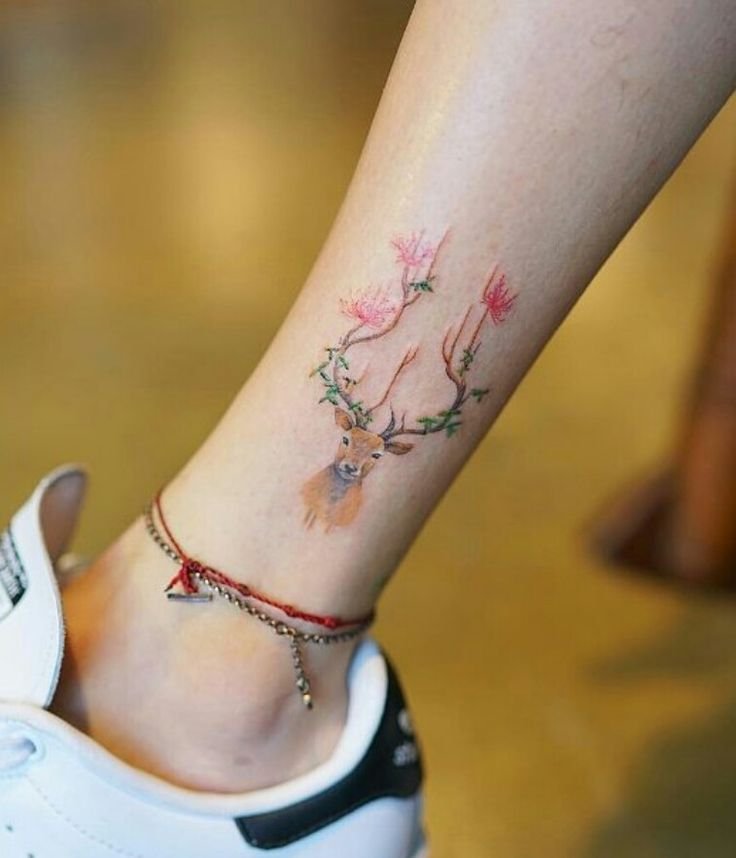 Thiết kế tattoo hươu mềm mại và tinh tế