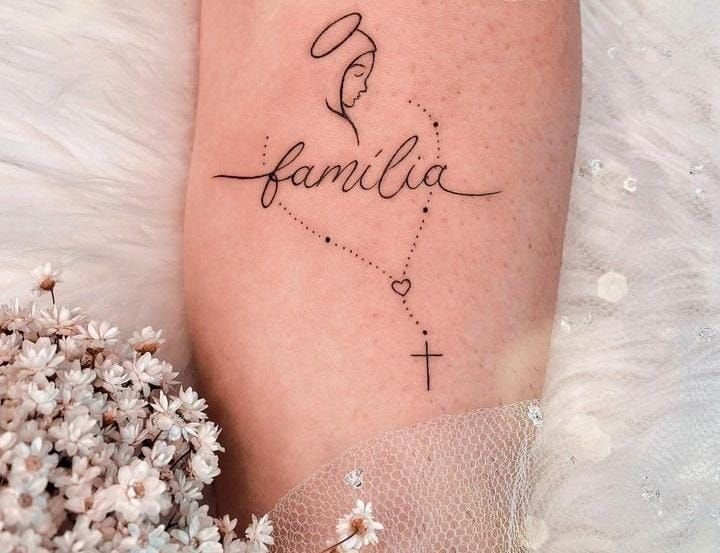 mẫu tattoo chữ familia kết hợp dây thánh giá