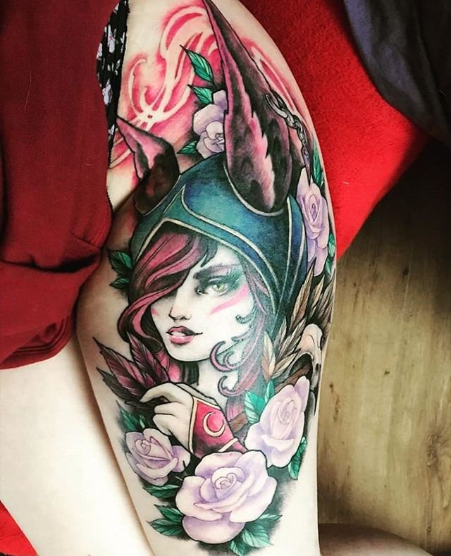 mẫu tattoo cô nàng nổi loạn Xayah trên bắp đùi