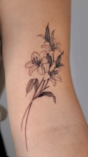 mẫu tattoo hoa ly siêu xinh