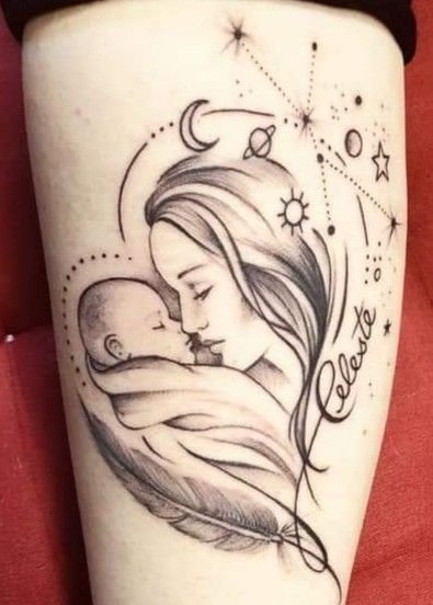 mẫu tattoo mẹ ôm con với những họa tiết nhỏ xinh