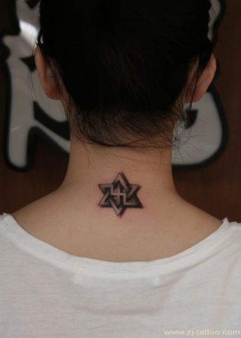 mẫu tattoo ngôi sao 6 cánh sau cổ