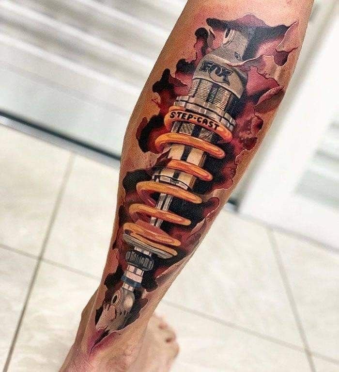 tattoo chân nghệ thuật phuộc ohlins