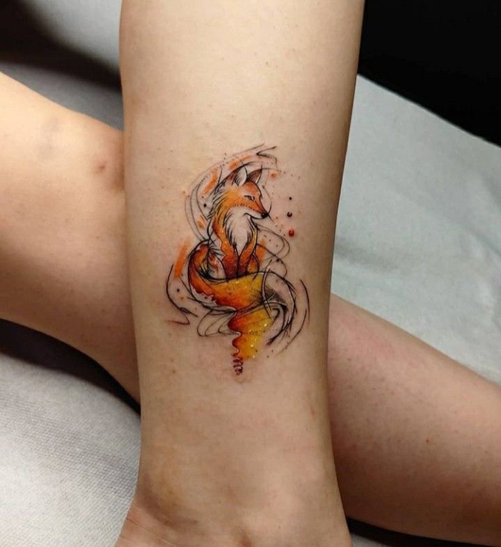 nổi bật cổ chân với mẫu tattoo con cáo