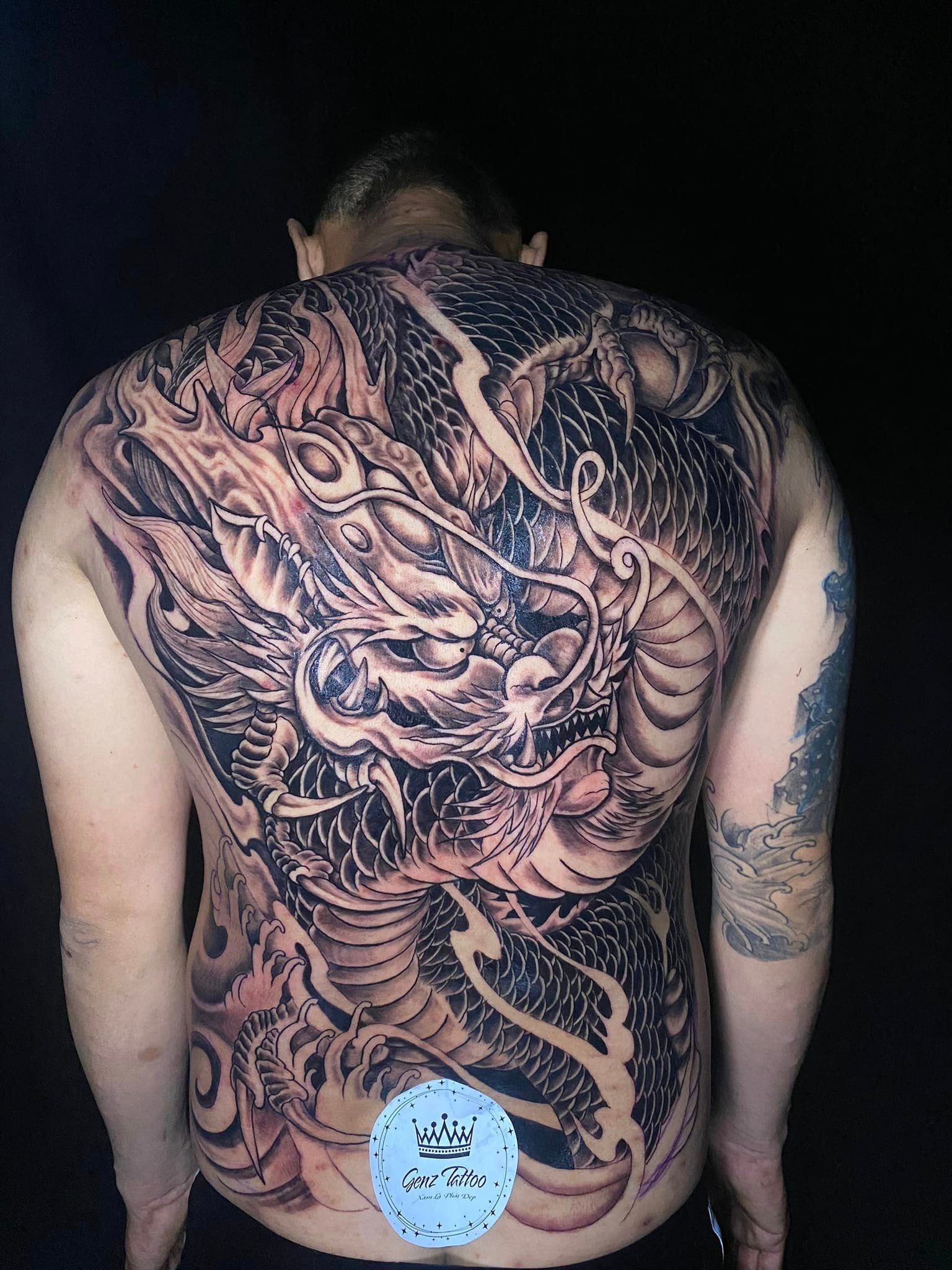 rồng full lưng được thực hiện bởi genztattoo quận 1