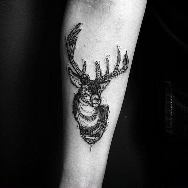 sức hút khó cưỡng với mẫu tattoo hươu ở tay