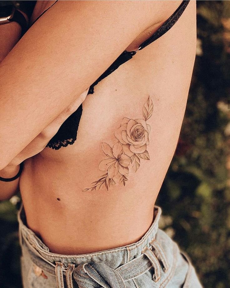 Tattoo hoa hồng cách điệu thu hút