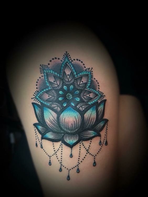 tatto hoa sen màu xanh vừa tinh tế vừa đặc biệt