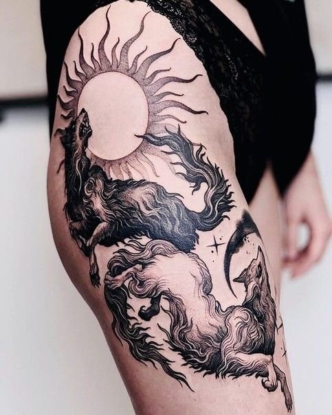 tattoo sói và mặt trăng