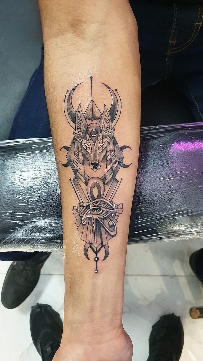 tattoo anubis nhỏ cho nữ