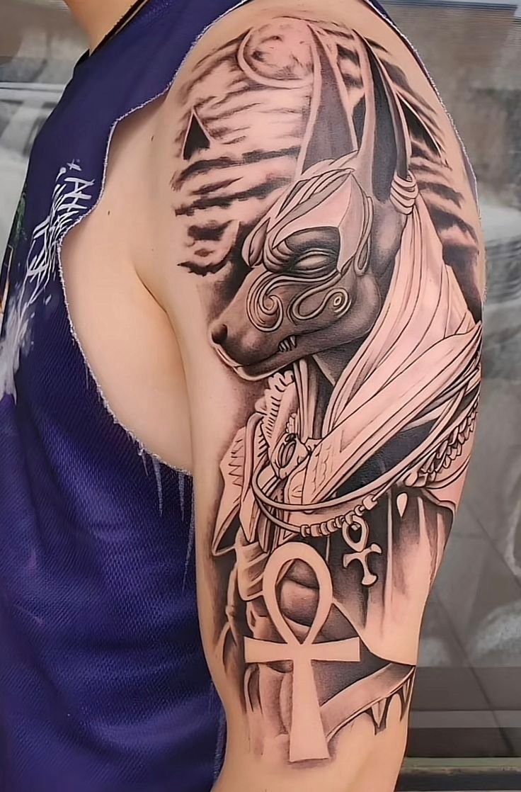 tattoo anubis ở bắp tay siêu đẹp