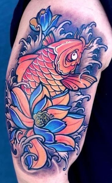 tattoo cá chép và hoa sen cực độc đáo nằm trên cánh tay