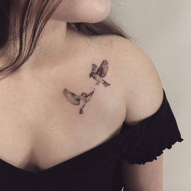 tattoo chim én siêu đẹp ở trước ngực