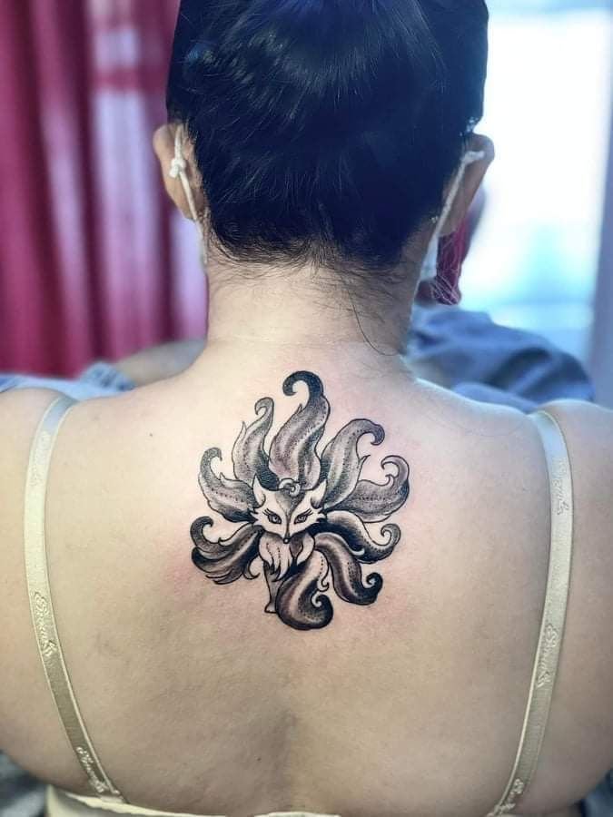 tattoo cửu vĩ hồ sau gáy