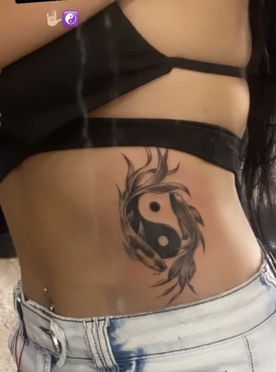 tattoo đôi cá chép và hình bát quái thu hút may mắn size mini