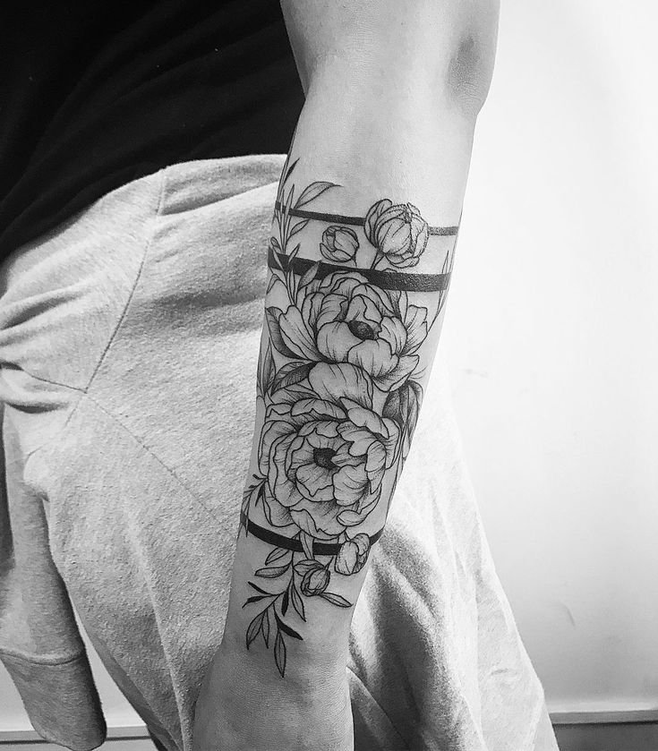 tattoo hoa mẫu đơn trên cẳng tay