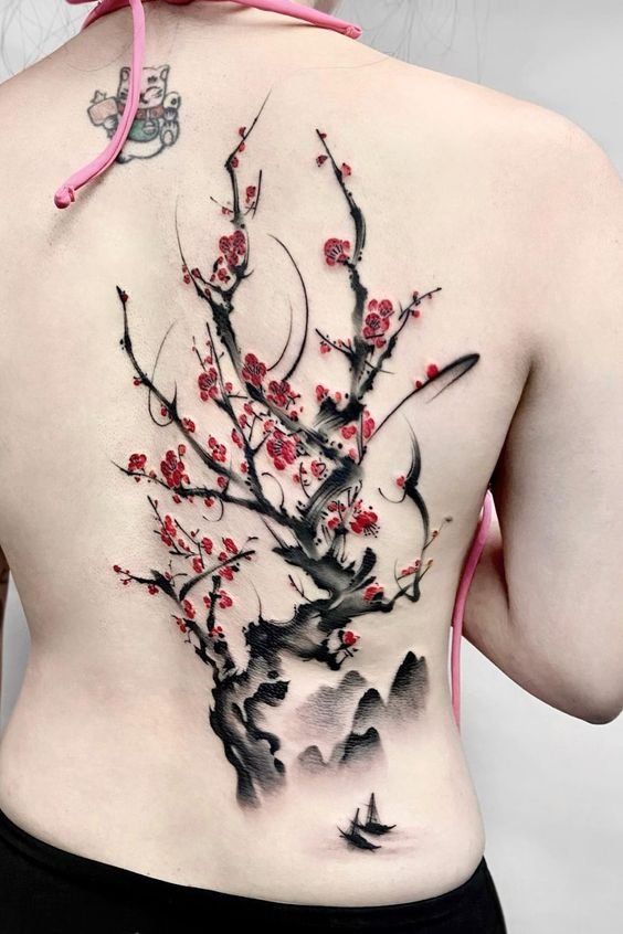 Tattoo hoa sau lưng tuyệt đẹp