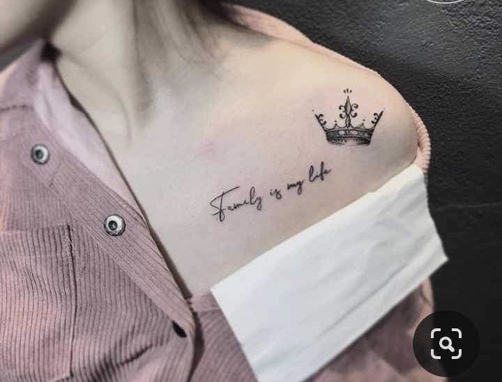 tattoo mẫu chữ family is my life trước vai