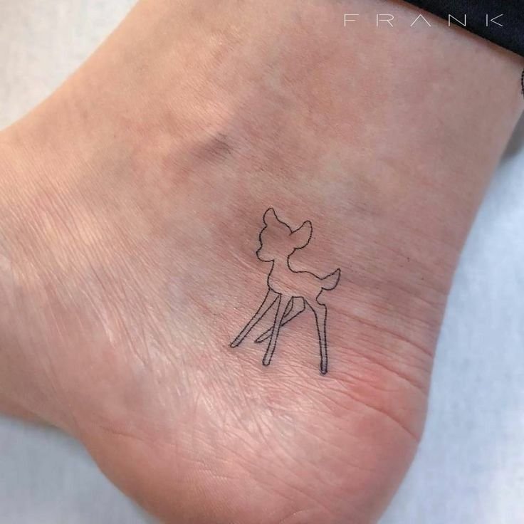 tattoo mini con nai ở gót chân