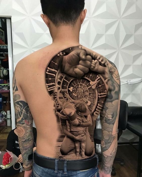 tattoo về gia đình kín nửa lưng