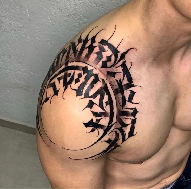 ý tưởng tattoo chữ phạn cực chất ở vai