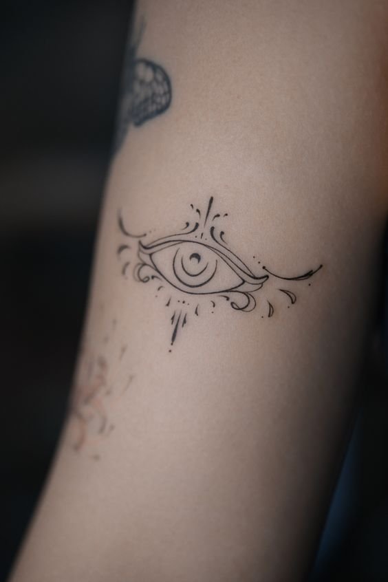 cách điệu ý tưởng tattoo con mắt mini