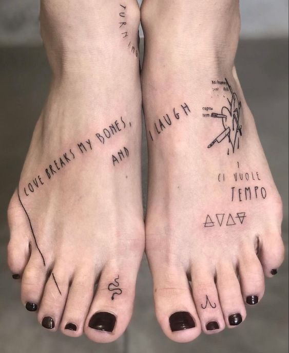 Hình xăm cực chất trên chân nữ Hình xăm cực chất trên chân nữ