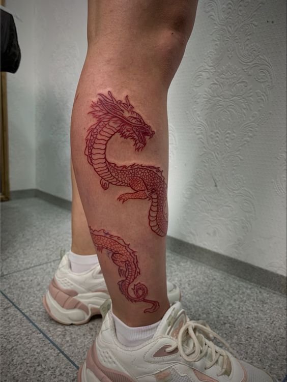 mẫu tattoo rồng đỏ quấn quanh cẳng chân