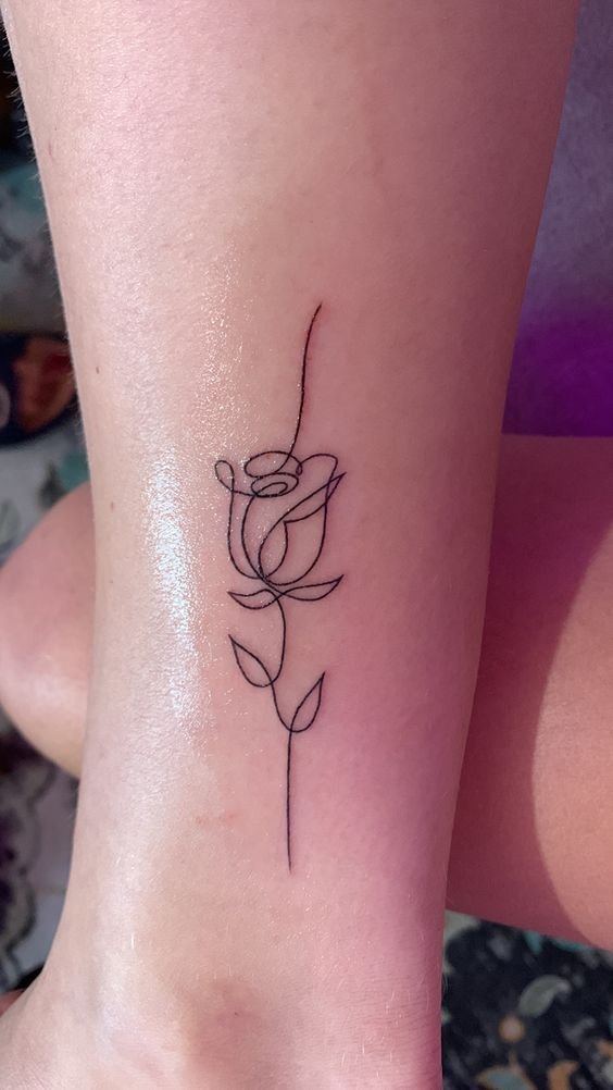 tattoo hoa hồng mini đơn giản nhưng rất nghệ thuật