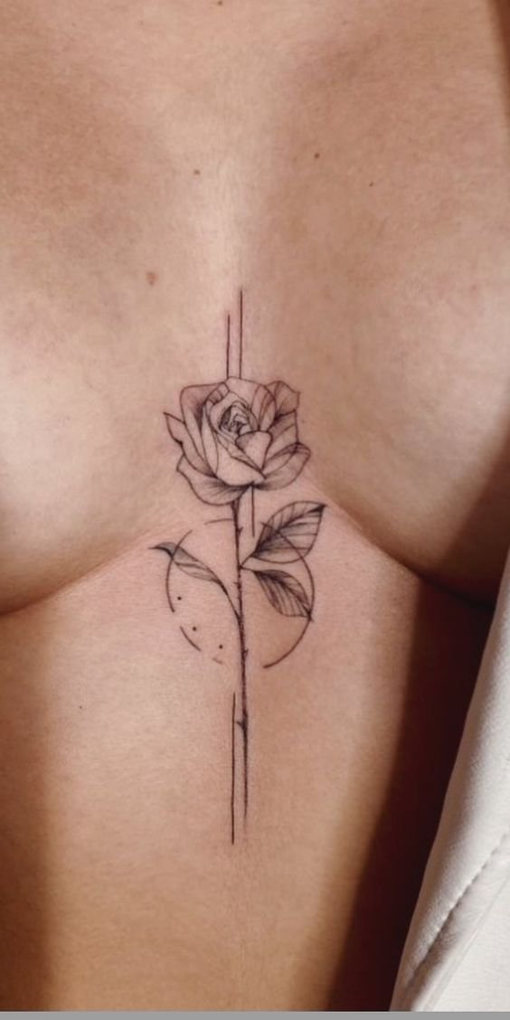 tattoo hoa hồng mini ở ngực